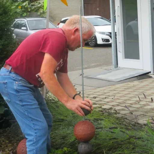 Töpferarbeiten ausstellen